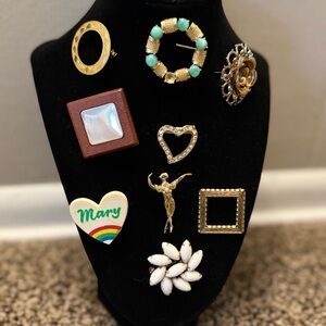 ESTATE LOT of misc vintage brooches